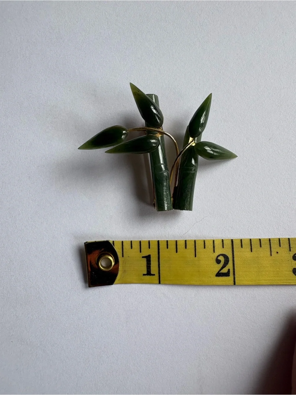 VNTG‎ Jadite Carved Bamboo Branch Leaf Gold Tone Brooch Contemporary Minimalist